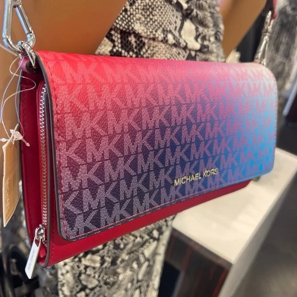 MICHAEL KORS Jet Set Large Ombré Signature Logo Crossbody Bag
Dark Raspberry - Picture 9 of 16